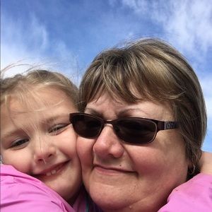 Meet your Posher, Debbie